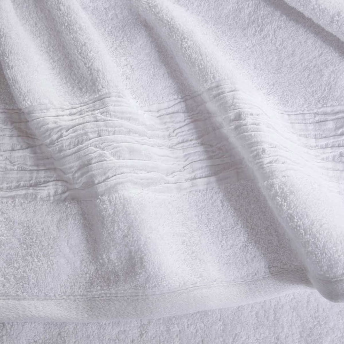 6 Piece Bundle 2X Hand Towels, 2X Bath Towels & 2X Bath Sheets, in White