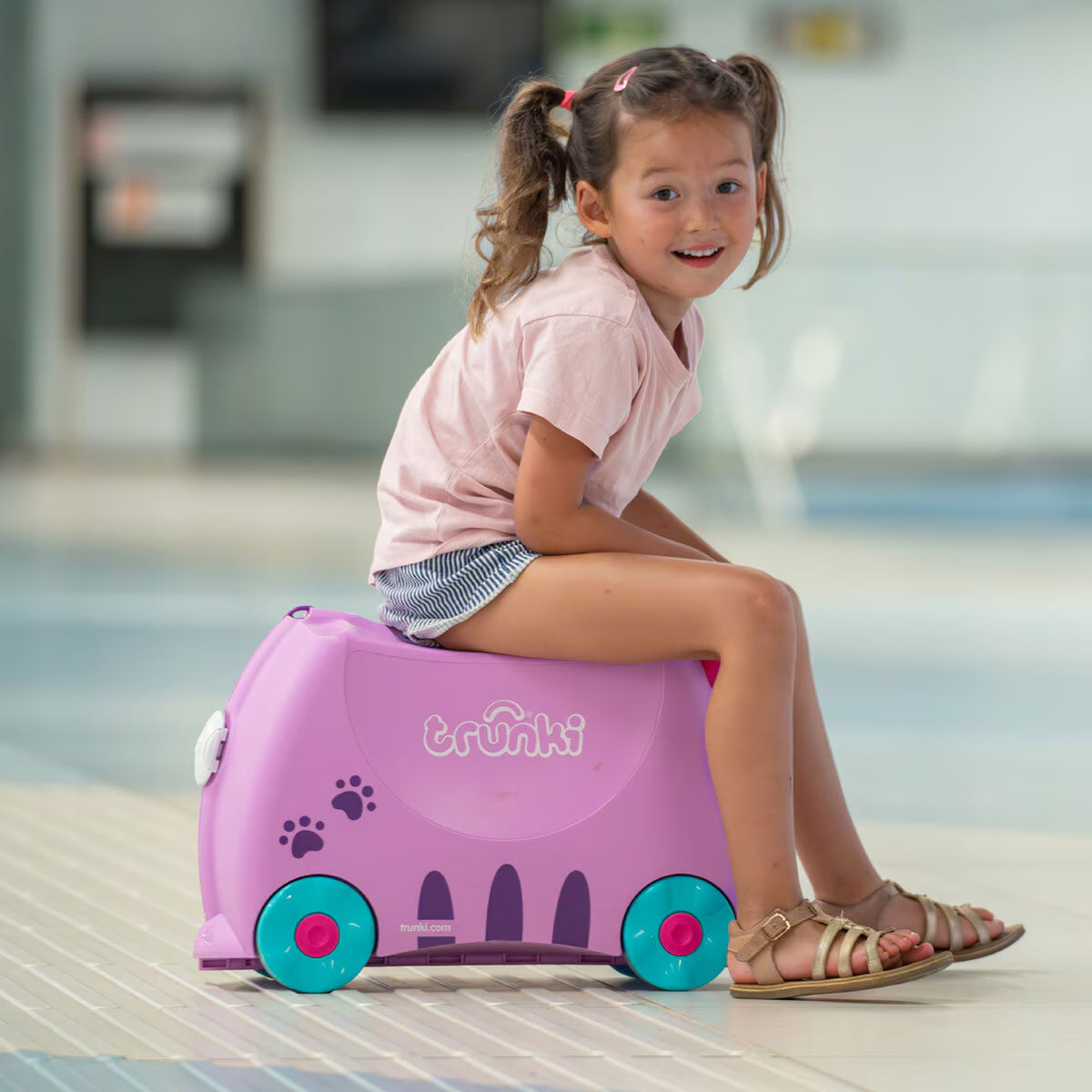 Ride on Hardside Case, Cassie the Cat