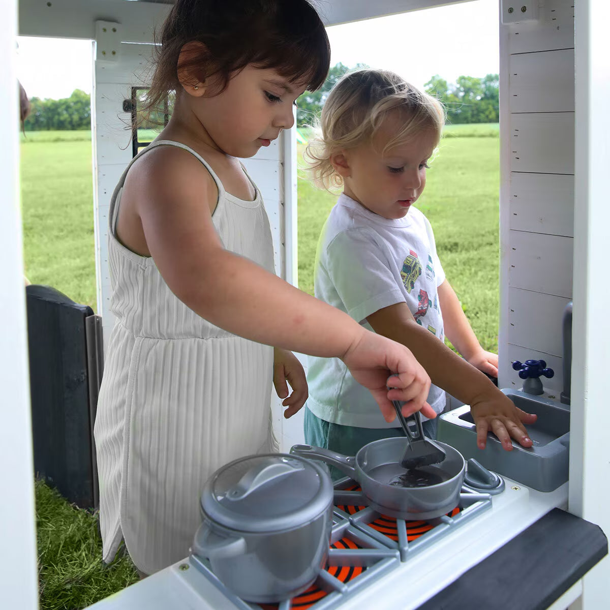 White Sweetwater Playhouse (2-10 Years)