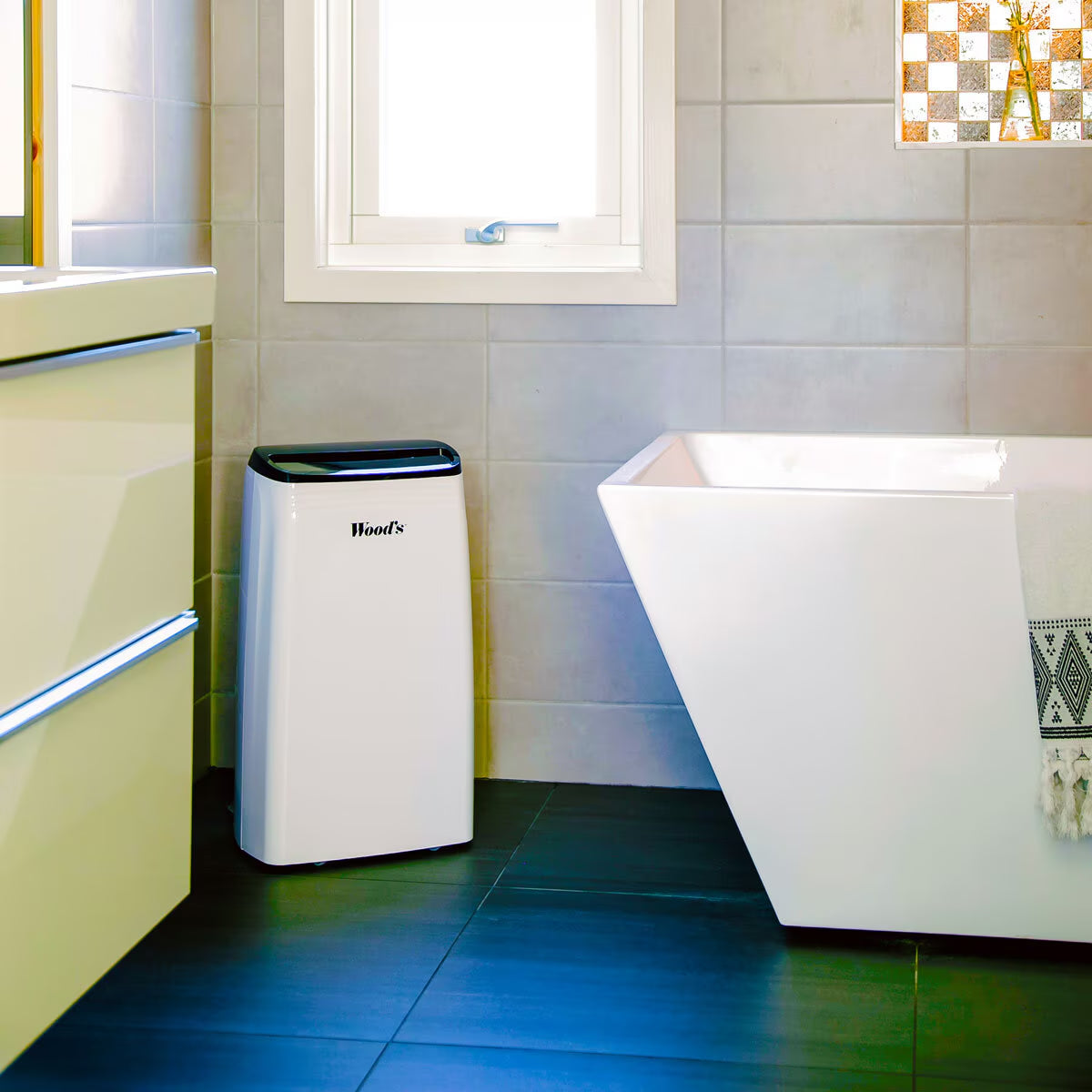 Woods 20L Dehumidifier MDK21, 70M²