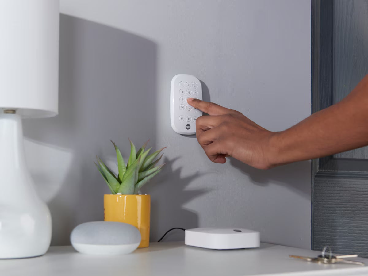 IA-320 10Pc Sync Smart Home Alarm with X4 Motion Sensors and X3 Window/Door Sensors